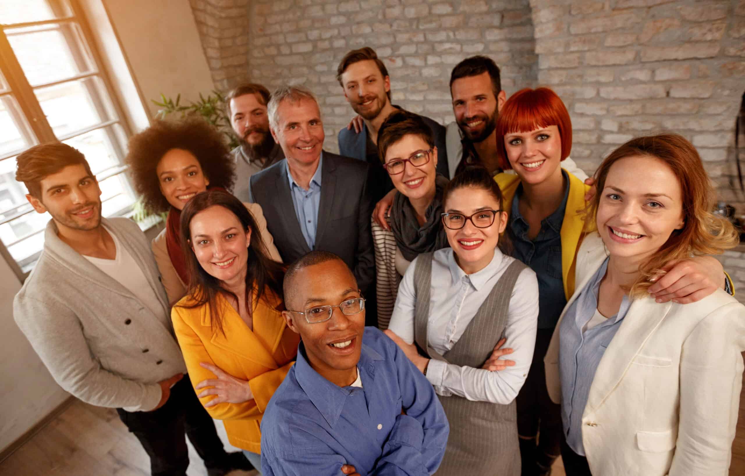 motiviertes Businessteam_155739846_XL motiviertes Team